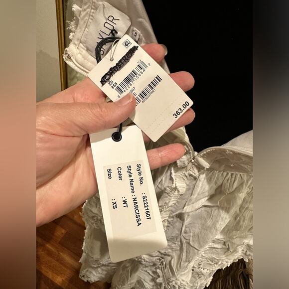 Saylor Narcissa Dress - Picture 14 of 16